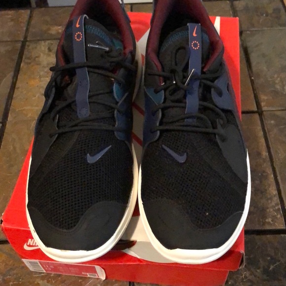 NIKE shoe - Picture 3 of 9